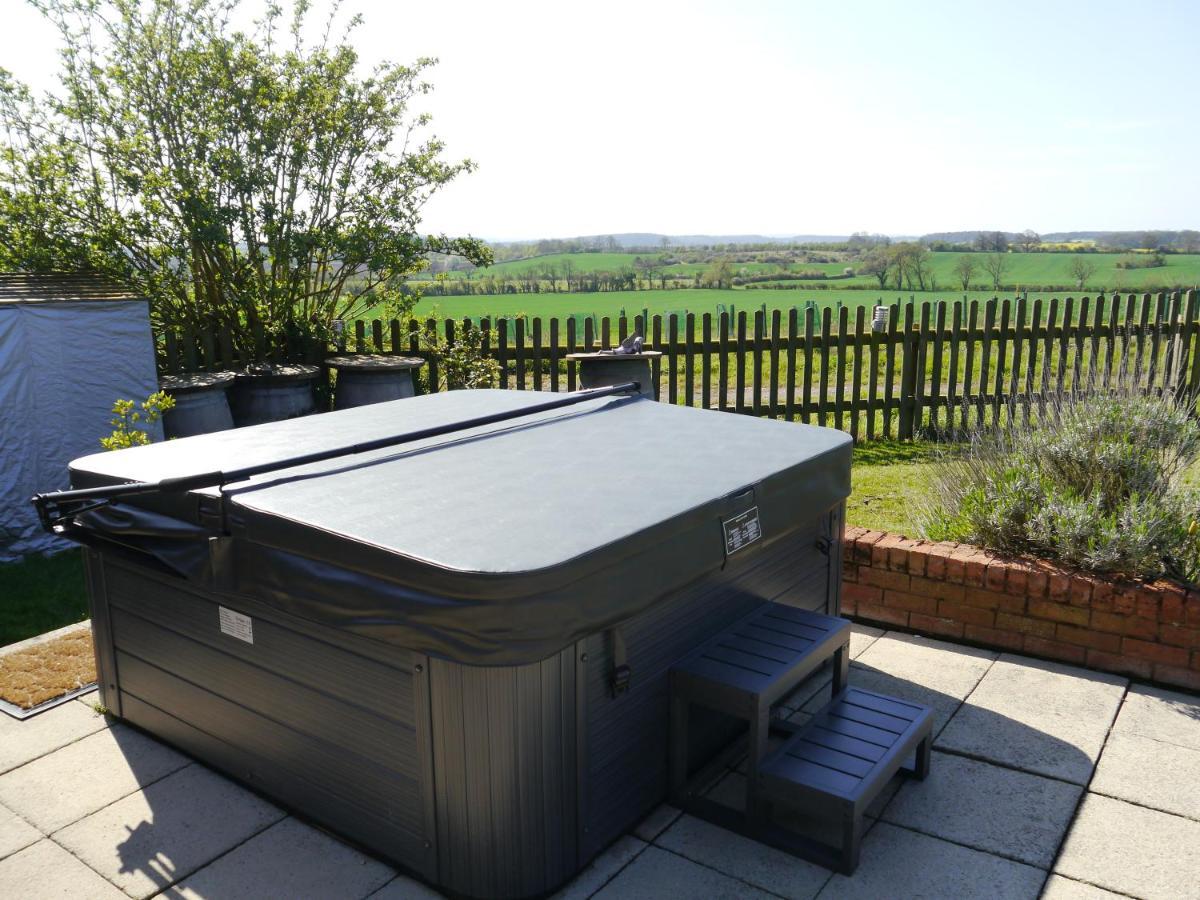 South View Country House Sleeps 12 - Hot Tub - Views Henley-in-Arden Экстерьер фото
