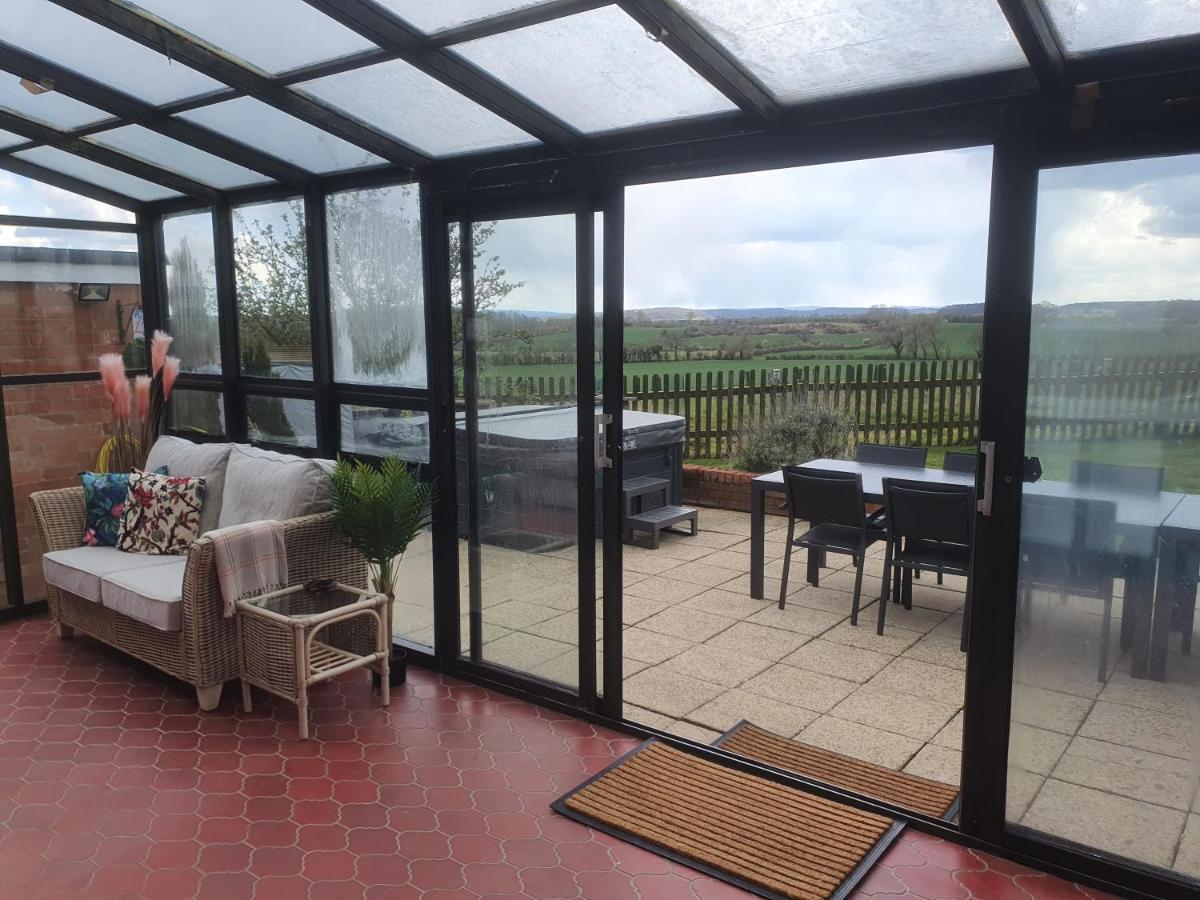 South View Country House Sleeps 12 - Hot Tub - Views Henley-in-Arden Экстерьер фото